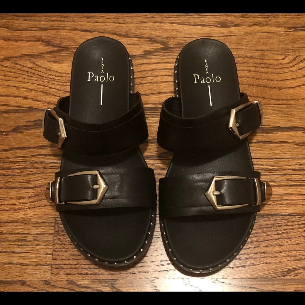 Studded slip on sandals🖤